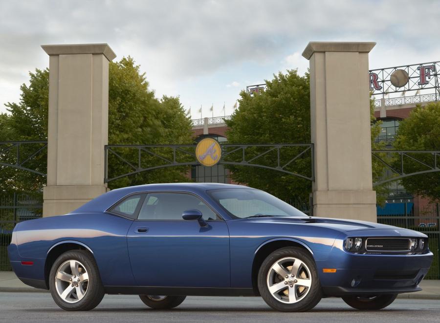  Dodge Challenger SE 2008 года  (фото 2 из 9)